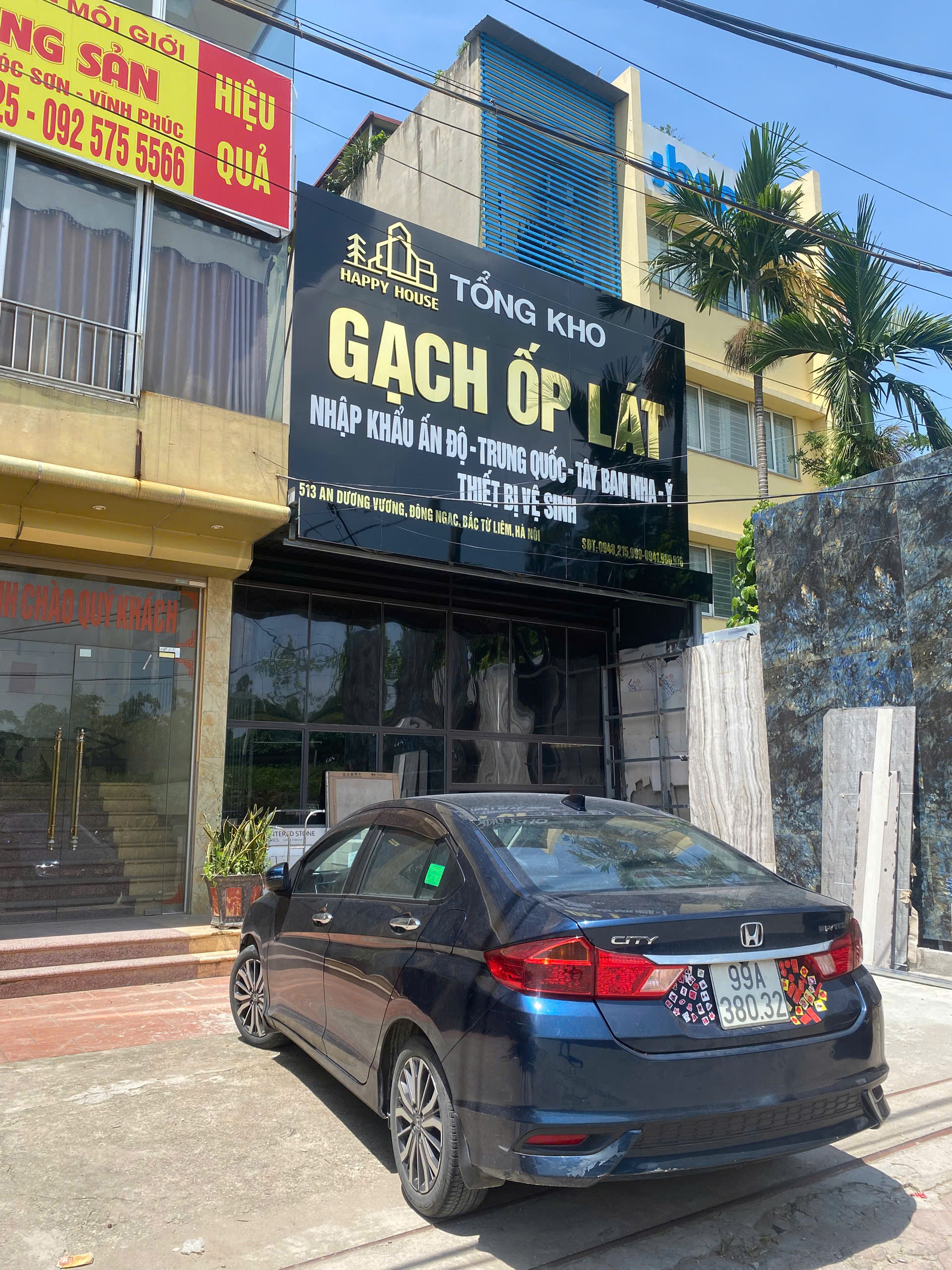 Khách hàng có thể đến trực tiếp showroom HappyHouse - 513 An Dương Vương, Đông Ngạc, Bắc Từ Liêm, Hà Nội để xem mẫu thực tế, cảm nhận chất lượng và màu sắc chính xác.