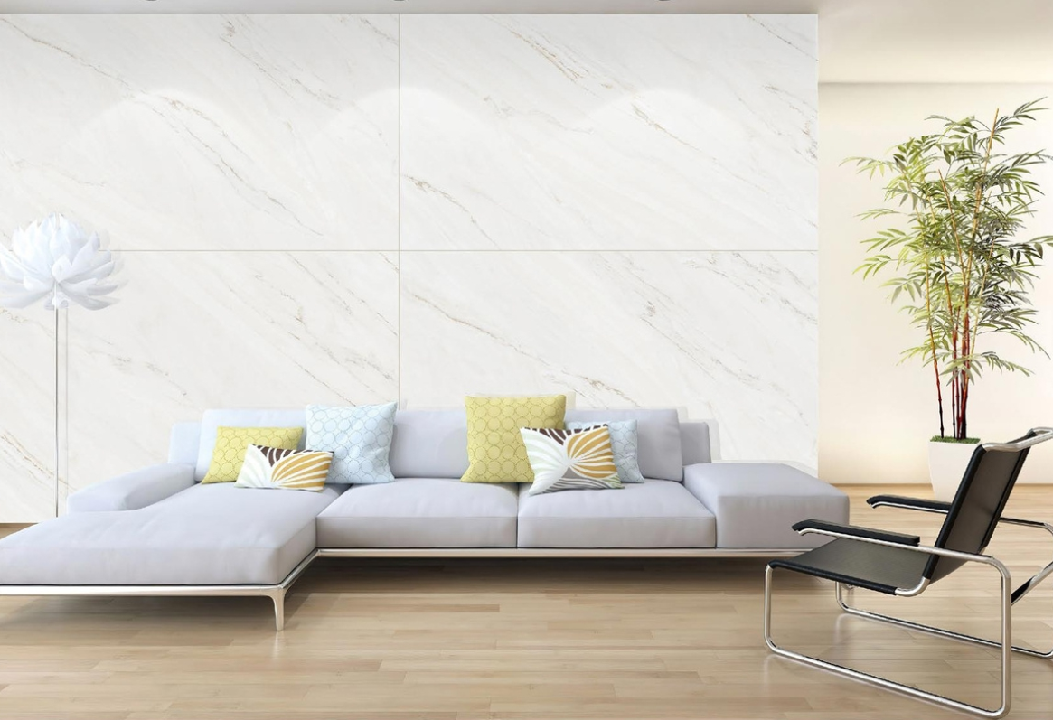Ốp tường bằng sơn thông thường dễ xuống màu, nứt, ẩm mốc — đặc biệt là trong điều kiện thời tiết nóng ẩm của Việt Nam. Vì thế, gạch ốp tường trở thành giải pháp lý tưởng nhờ các ưu điểm vượt trội