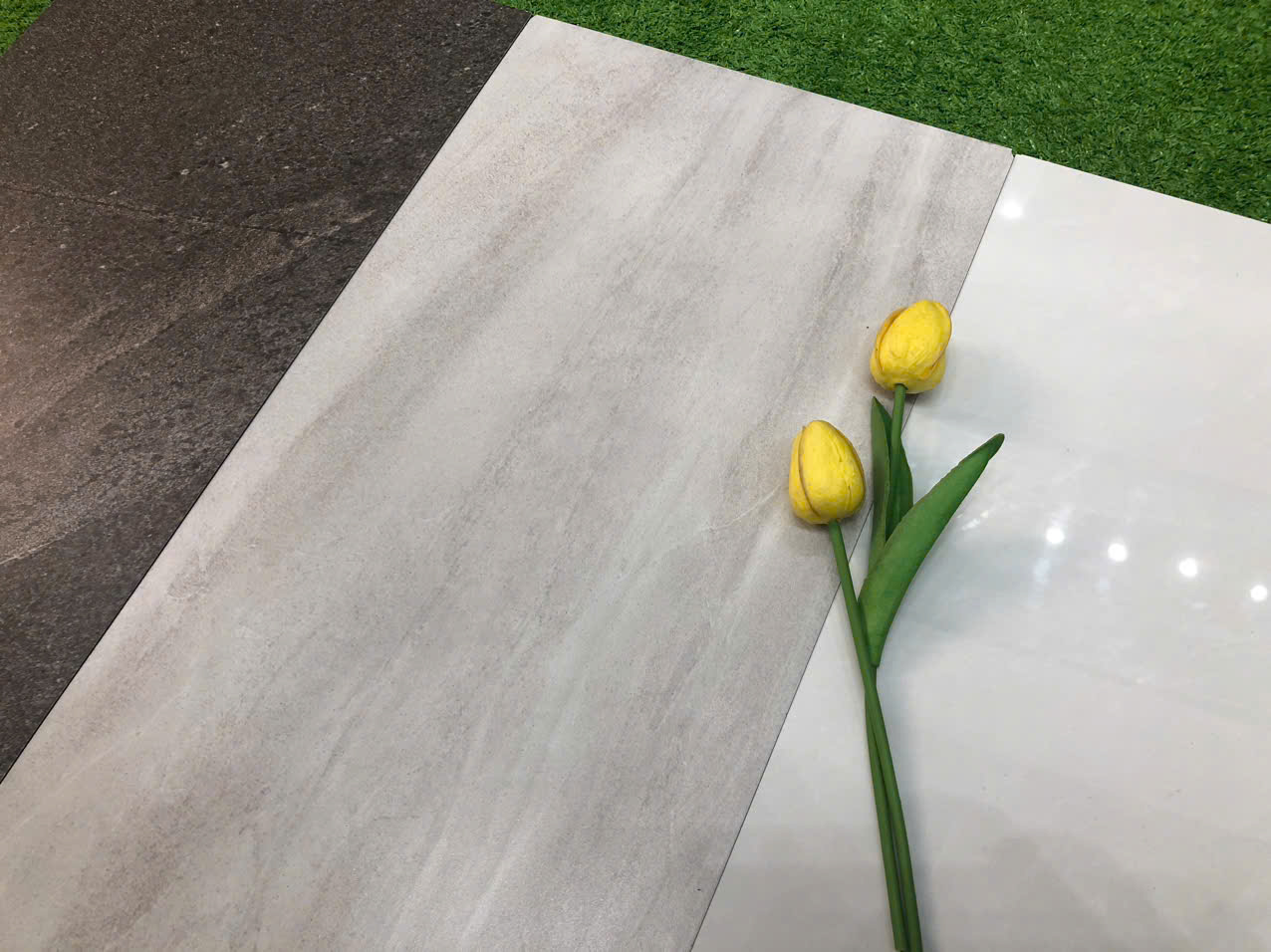 HAPPYHOUSE GẠCH GIẢ GỖ – TINH HOA THIÊN NHIÊN TRONG KHÔNG GIAN HIỆN ĐẠI 3 Các mẫu gạch được sản xuất tại Việt Nam, Ấn Độ và Trung Quốc – nhập khẩu chính ngạch, có CO-CQ đầy đủ, đảm bảo chất lượng và độ bền đạt tiêu chuẩn quốc tế.